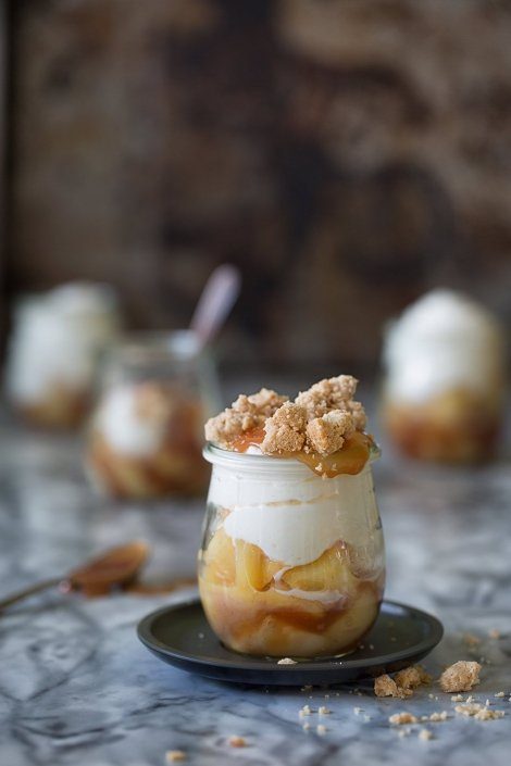 Apfel-Karamell Trifle mit Cashew-Crumble - Patrick Rosenthal