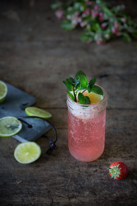 Sekt mit Sirup aus gerösteten Erdbeeren - Patrick Rosenthal