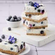 Milchreis Blaubeerkuchen mit weißer Schokolade Knusperboden