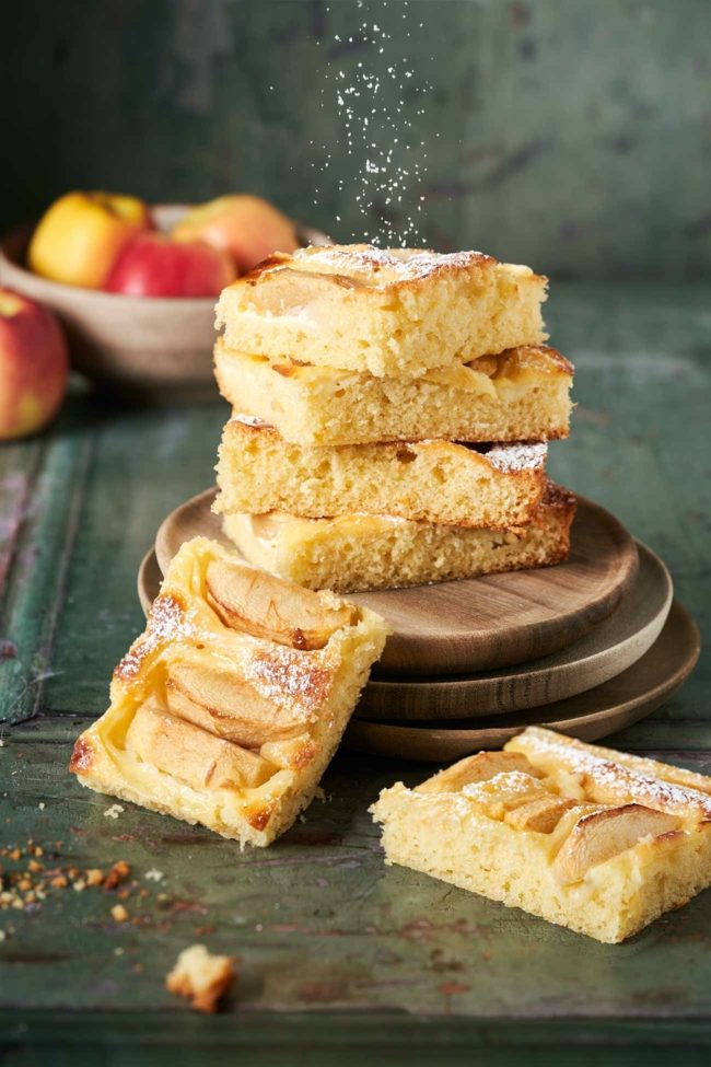 Apfel Blechkuchen mit Vanillepudding